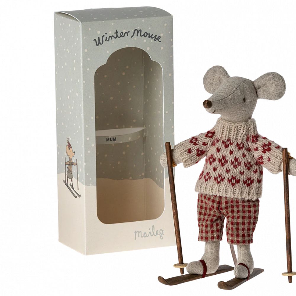 SOURIS EN HIVER AVEC SA PAIRE DE SKI, MAMAN