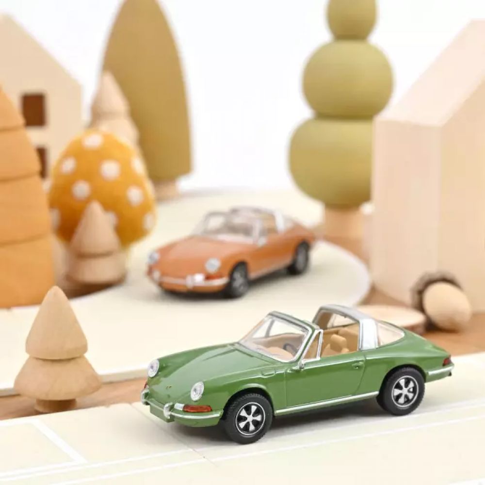 PORSCHE 911 TARGA 1969 VERT OLIVE JET-CAR 1/43 - -Norev