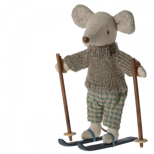 SOURIS EN HIVER AVEC SA PAIRE DE SKI, GRAND FRERE