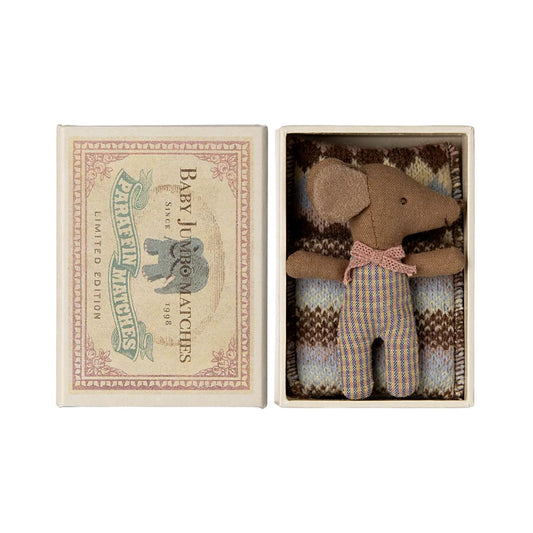 MAILEG - SOURIS BEBE DANS SA BOITE ROSE