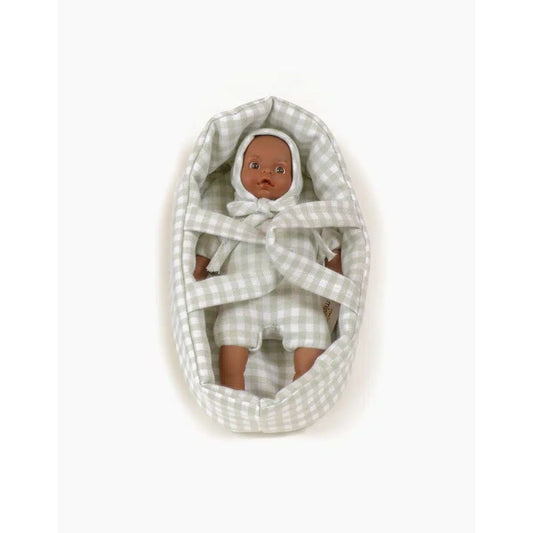 MINIKANE - POUPEE 17CM - MINIS – PIO AUX YEUX FONCES ET SON COUFFIN VICHY VERT DE GRIS