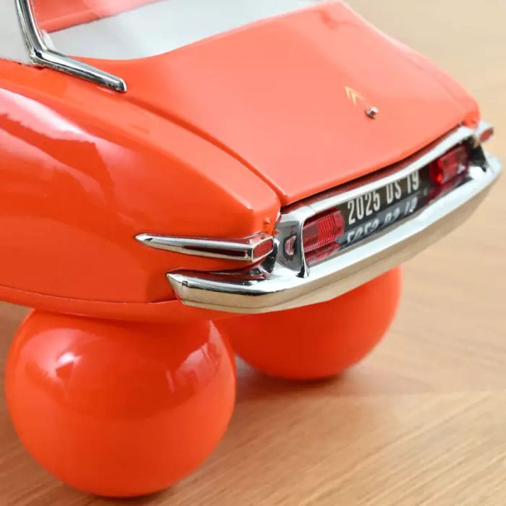 CITROEN DS19 SUR BOULES 1959 1/12