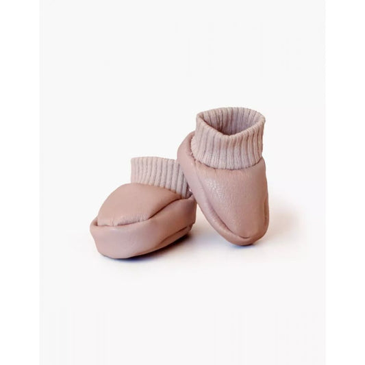 BABIES - CHAUSSONS EN SIMILI CUIR ROSE -Minikane