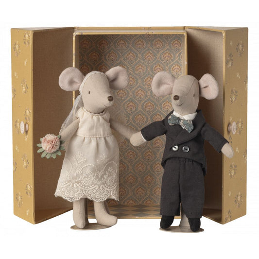 COUPLE DE MARIES DANS SON JOLI COFFRET, MAMAN & PAPA -Maileg