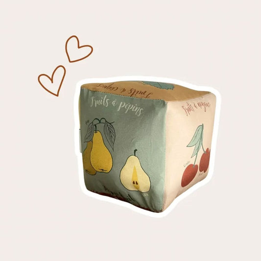 CUBE D'EVEIL LES FAMILLES DE FRUITS EN TISSUS SONORE -Carotte & Cie
